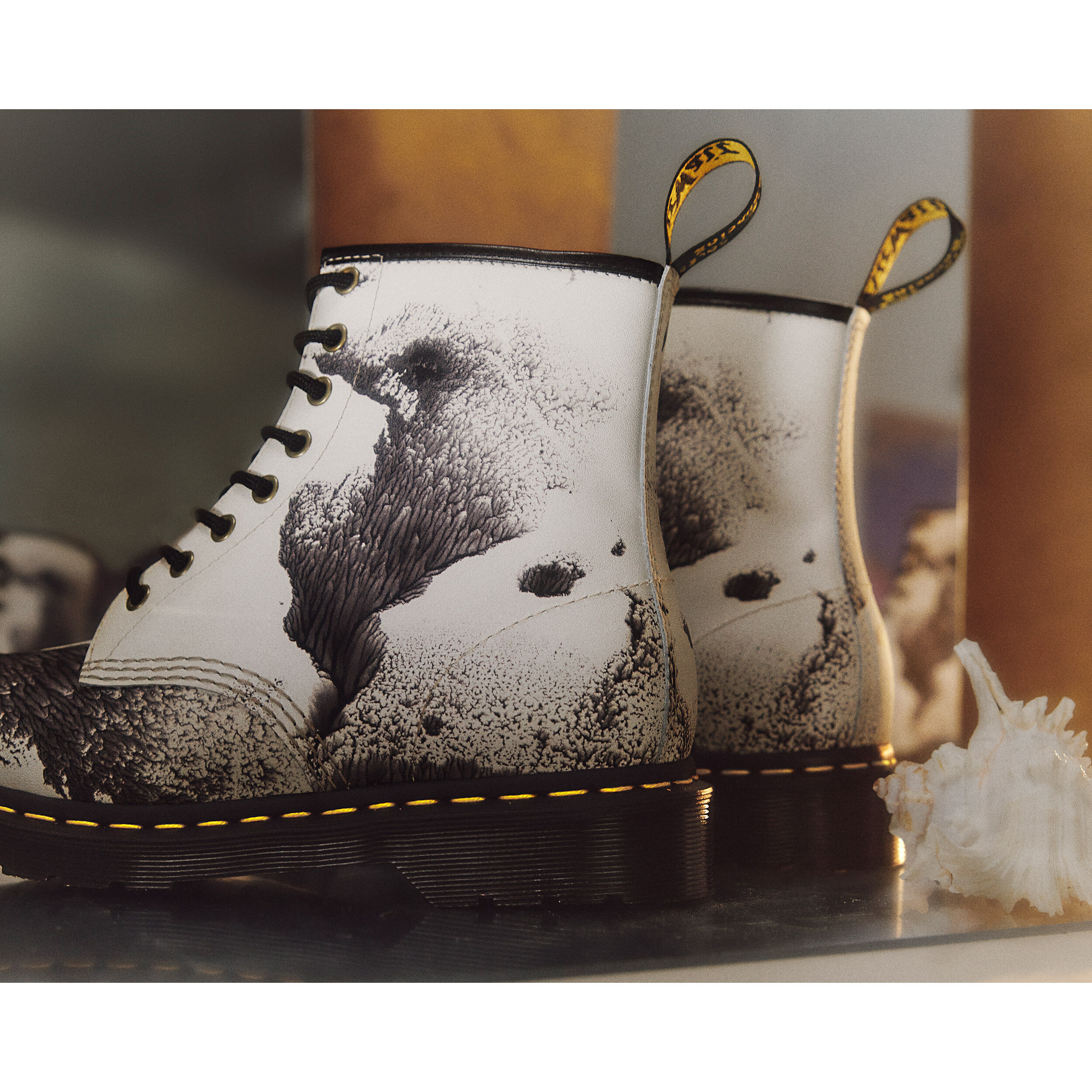 Dr martens artist shop